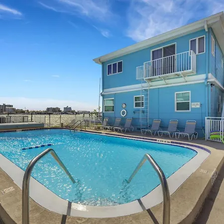 Beach Condo With Heated Pool, Steps To Sand, Coral Resort A-4